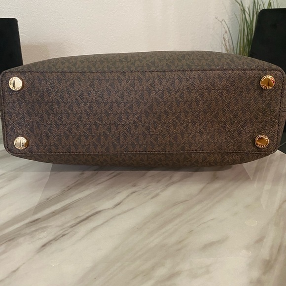 Michael Kors Camille Satchel - Picture 4 of 11